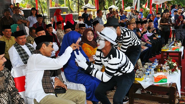 kemeriahan Pawai Alegoris HUT RI Ke 74