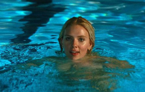 scarlett johansson iphone pic. scarlett johansson iphone hack