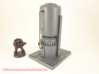 Short vertical storage tank for 25-28mm scale wargames - side view 1.