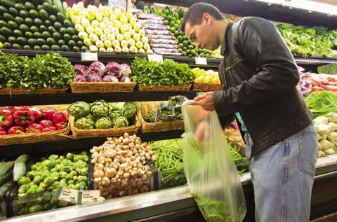 Ένας στους τρεις Έλληνες δυσκολεύεται να αγοράσει βασικά είδη διατροφής!