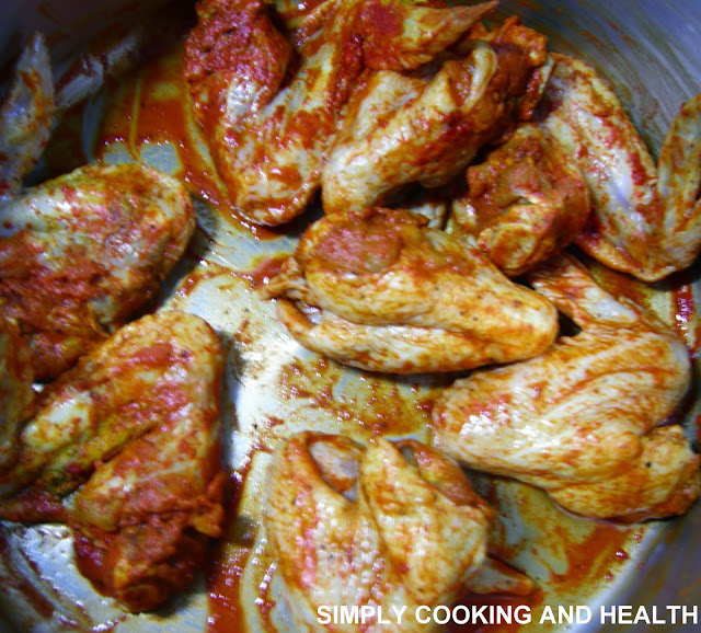 Chicken wings in marinade