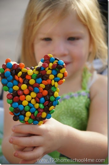 EVERYTHING you need to know about Disney World Dining - the plans, best snacks, best character meals, best value, and so much more!