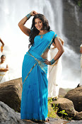 Anjali latest Glamorous photos in saree from svsc-thumbnail-1