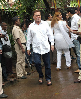 Bollywood Celbs attend the Pran's Last Journey