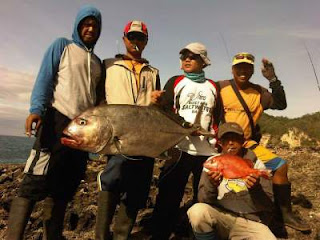 Spot Rock Fishing di Pacitan