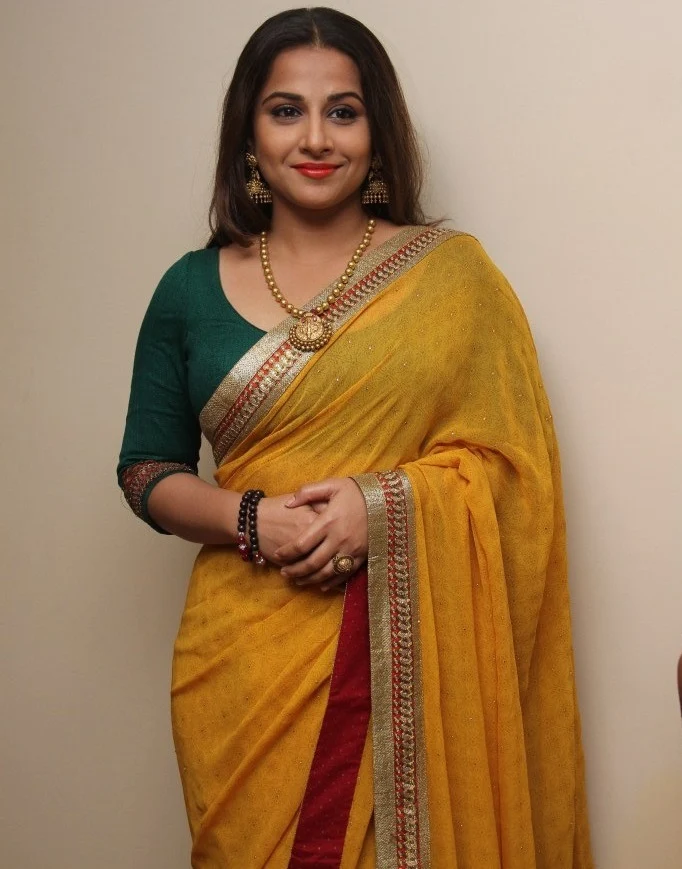 Bollywood Girl Vidya Balan Looking Photos In Yellow Saree