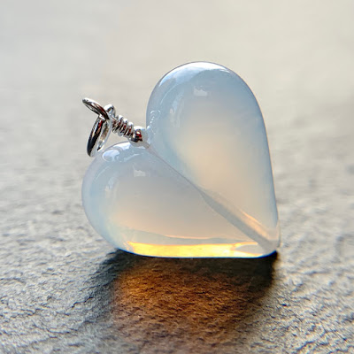 Handmade lampwork glass heart bead pendant by Laura Sparling made with CiM London Fog