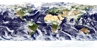  Geografi yaitu ilmu yg mempelajari wacana lokasi di bumi serta persamaan Pengertian Geografi (Maknakel Komplit)