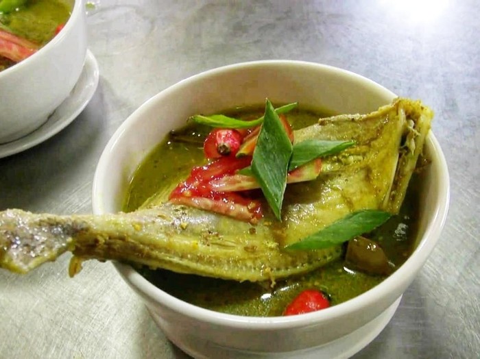 Gombyang Ikan Etong Kuliner Seafood Khas Subang