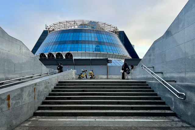 Москва-Сити, торгово-пешеходный мост «Багратион»