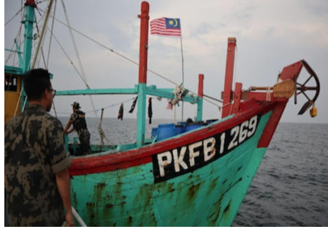 Curi Ikan di Perairan Indonesia, KKP Amankan Kapal Ikan Berbendera Malaysia