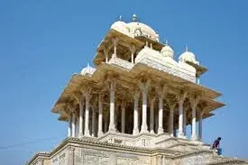 84 खम्भों की छतरी (84  pillars/Kmbho ki canopies/Chhatri )