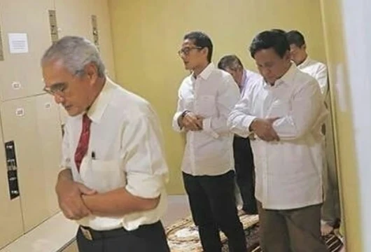 Kubu Prabowo-Sandi Disarankan Tak Genit: Nanti Ditantang Praktek Salat yang Benar Apa Mau?