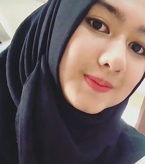 Foto Cewek2 Cantik Berhijab Simple hitam