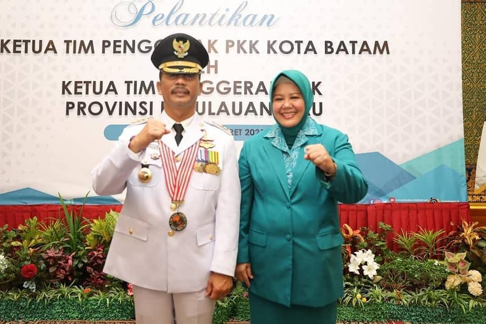 Ketua TP-PKK Kepri Melantik Hj Marlin Agustina Rudi Sebagai Ketua TP PKK Kota Batam Periode 2021-2024