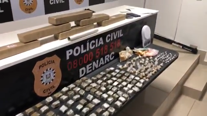 DENARC prende duas mulheres com quase 8kg de drogas em Cachoeirinha