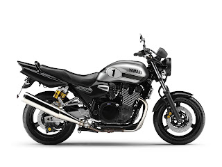 2013 Yamaha XJR1300 Motorcycle Photos-3