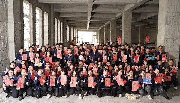 ▲人力提升十年有成，台華精技員工從30人成長為百人。（中彰投分署提供）