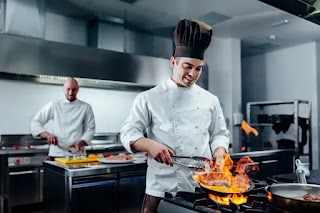وظيفة الطهاة من الوظائف المطلوبة في قطاعات خدمية متنوعة