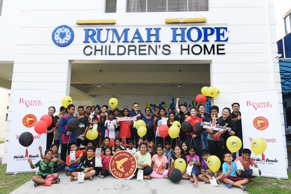 World Food Day, Manhattan FISH MARKET,  NY Steak Shack, Revenue Valley Group, SDG, Hidangan Kasih, Rumah Titian Kaseh, Rumah Hope, Rawlins Lifestyle, Rawlins GLAM