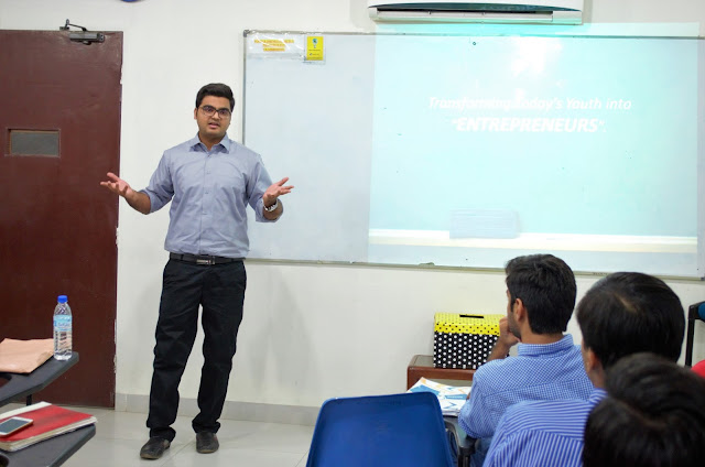 Syed Faizan Ali Motivating Students of SZABIST