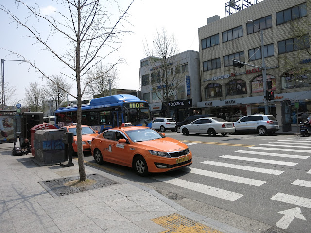 Hyundai Taxi @ 首爾梨泰院 (Seoul Itaewon)   #現代 #的士 #韓國