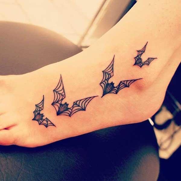 Tatuagens femininas para os pés 