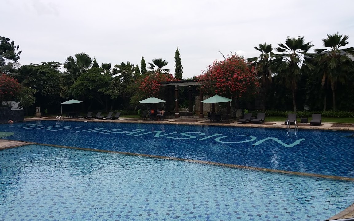 kolam renang puri mansion sports club