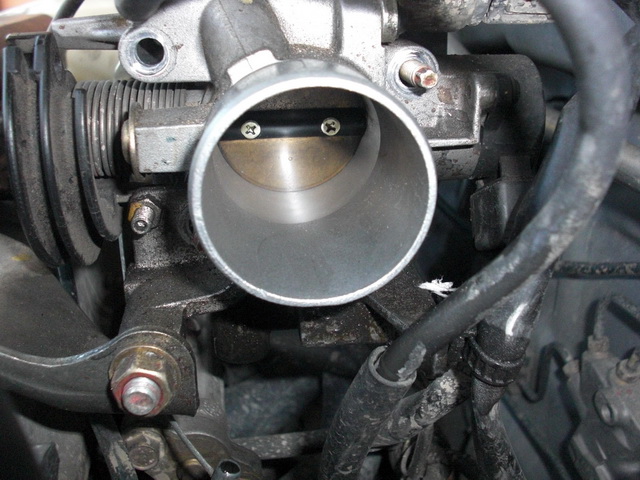 Life Begins at Forty: DIY - Throttle Body Cleaning 