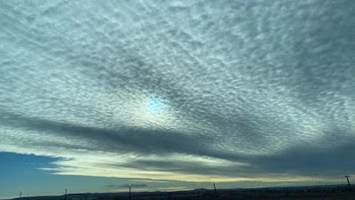 forme de nuage créée par les chemtrails