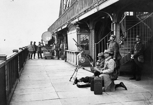 French anti-aircraft St.Etienne machine gun and searchlight on the second platform of the Eiffel Tower, 26 July 1915 (from www.1914-1918.net) by Great War Observer