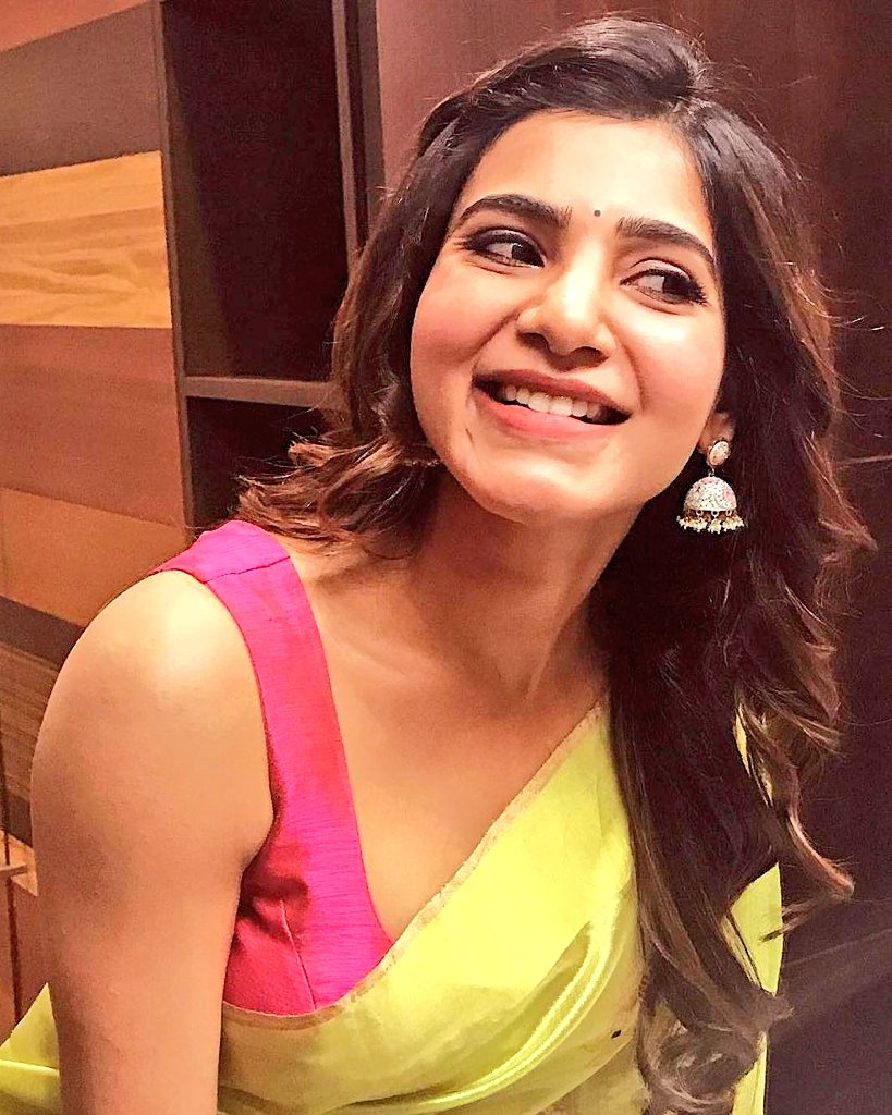 Actress SamanthaAkkineni Latest HD Images In Saree