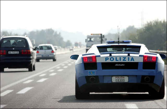 Lamborghini Automobili ha regalato recentemente alla Polizia auto Stradale