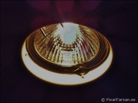 Spot-light-tak-badrum-trasigt