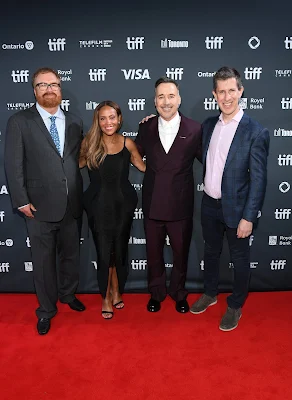 foto premiere elton john never too late