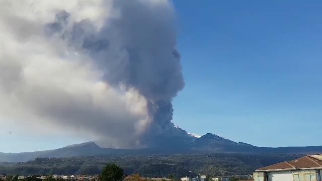 L'Etna si scuote alla Vigilia di Natale 