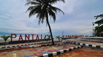 Pesona Keindahan Pantai Karang Hawu Di Sukabumi, Jawa Barat