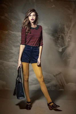 Shorts + meia-calça = combinação poderosa:  Sabe aquele shortinho jeans que você ama? Ele pode ser uma peça-chave no seu guarda-roupa de inverno também! Combine-o com uma meia-calça fio 40 ou 80 e uma bota estilosa. Adicione uma blusa de manga comprida, uma jaqueta de couro e finalize com acessórios que complementem o look. Tenho certeza de que você vai arrasar com essa combinação!