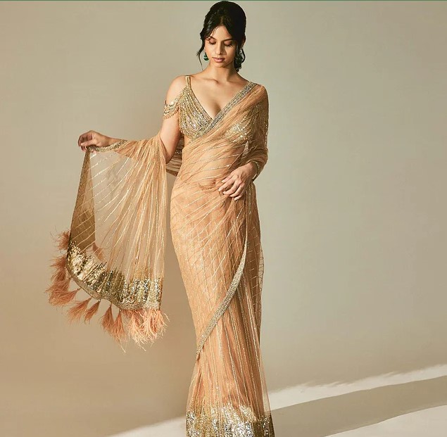Do you know the price of this saree worn by Suhana?