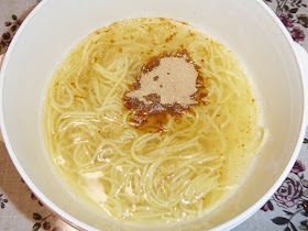 ダイソーの『レンジでラーメン「丼」要らず』を使ってマルタイの棒ラーメンを作ってみました！