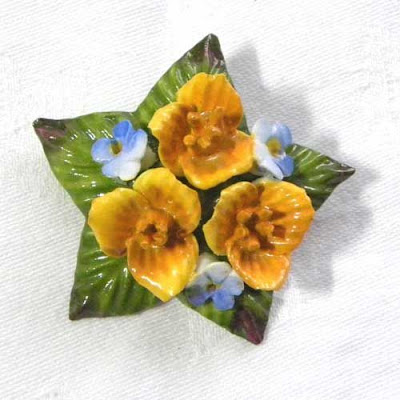 aynesley china flower brooch