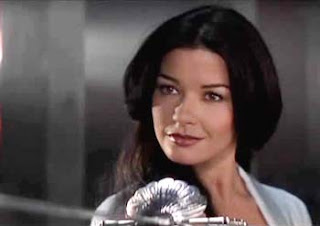 Catherine Zeta Jones artis tercantik dunia