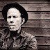 Tom Waits: um monstro da música mundial que você precisa conhecer