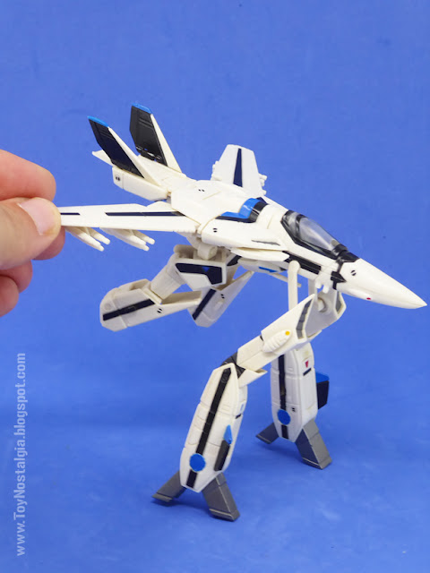 MACROSS - ROBOTECH VF-1 VALKYRIE Veritech Gerwalk Mode (ROBOTECH - MACROSS)