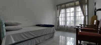 Tempat Tidur 4