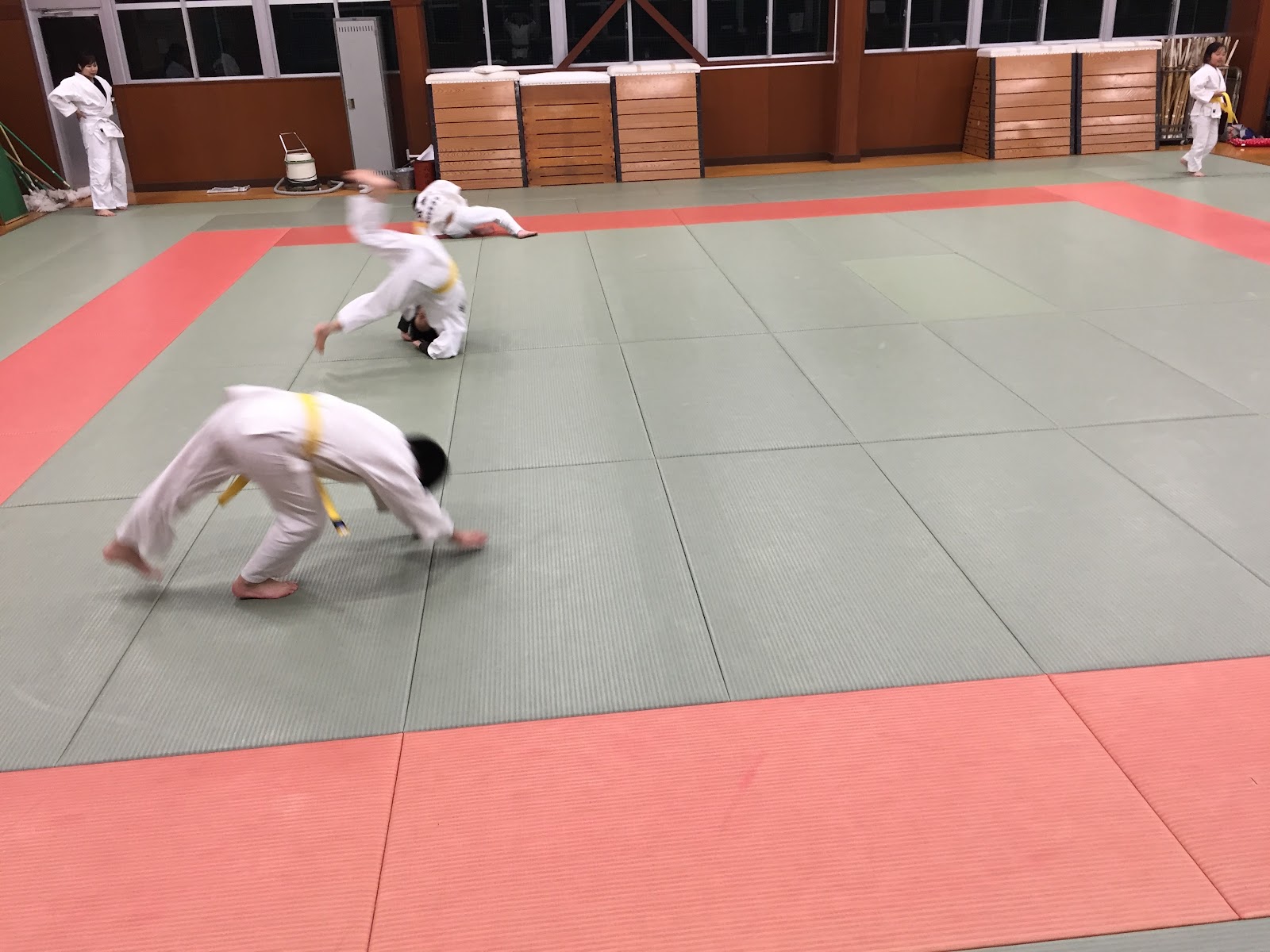 受け身の練習 春日井 柔道