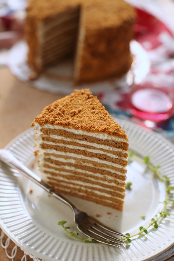 Masam manis: Russian Honey Cake Medovik