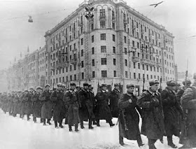 Red Army soldiers on Gorky Street in Moscow, 1 December 1941 worldwartwo.filminspector.com