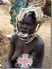 Week 2019-02 - Gard Ethiopië vrouw met lipschotel