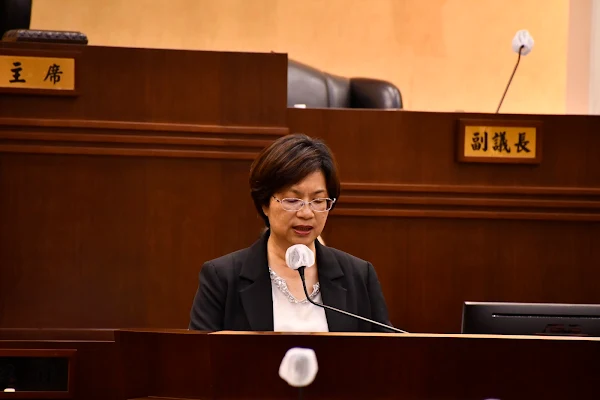 ▲彰化縣長王惠美感謝議長謝典林、副議長許原龍暨各位議員對縣政的監督與支持，讓各項縣政工作得以順利推展。（彰化縣政府提供）